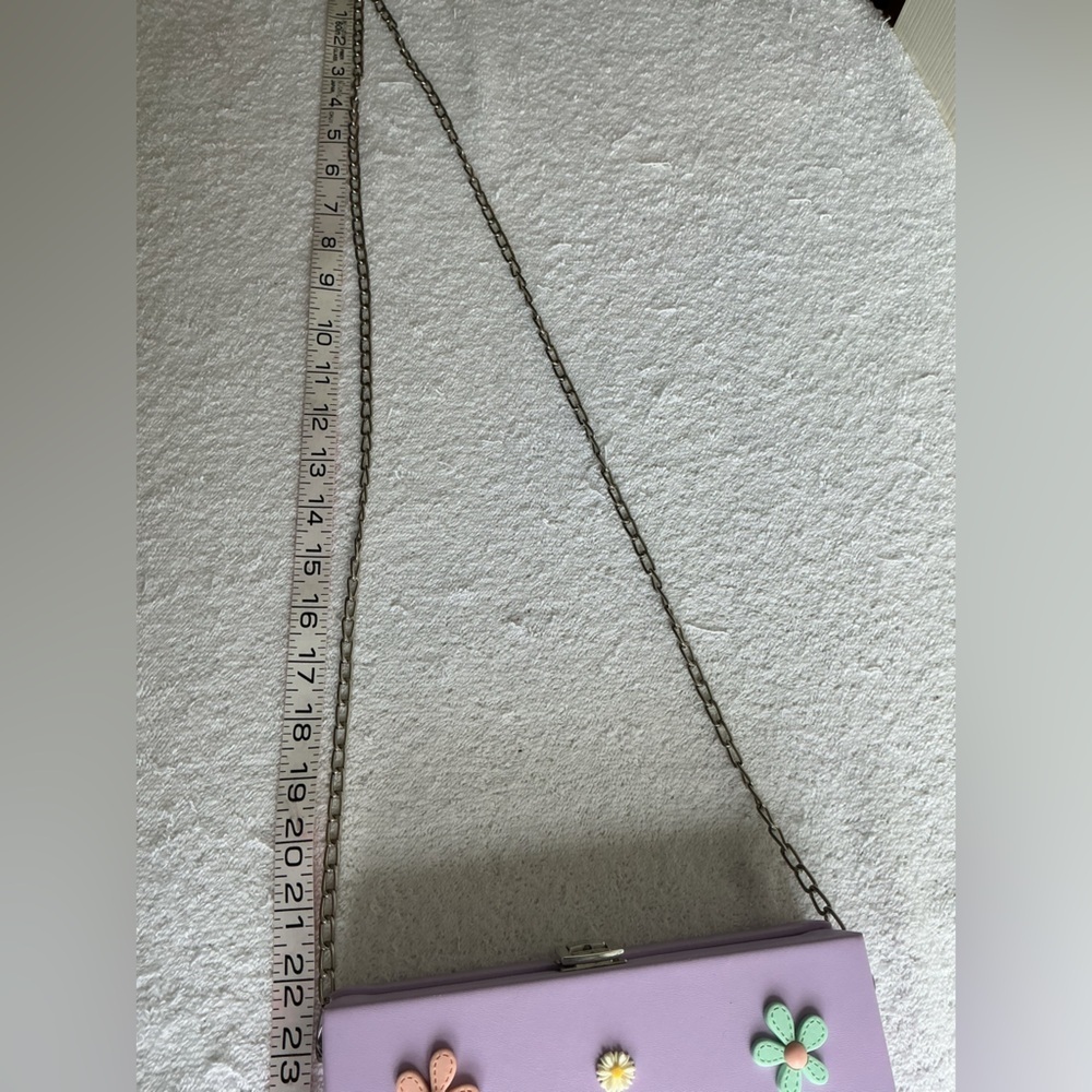 Elegant Floral Lavender Clutch - Picture 10 of 12
